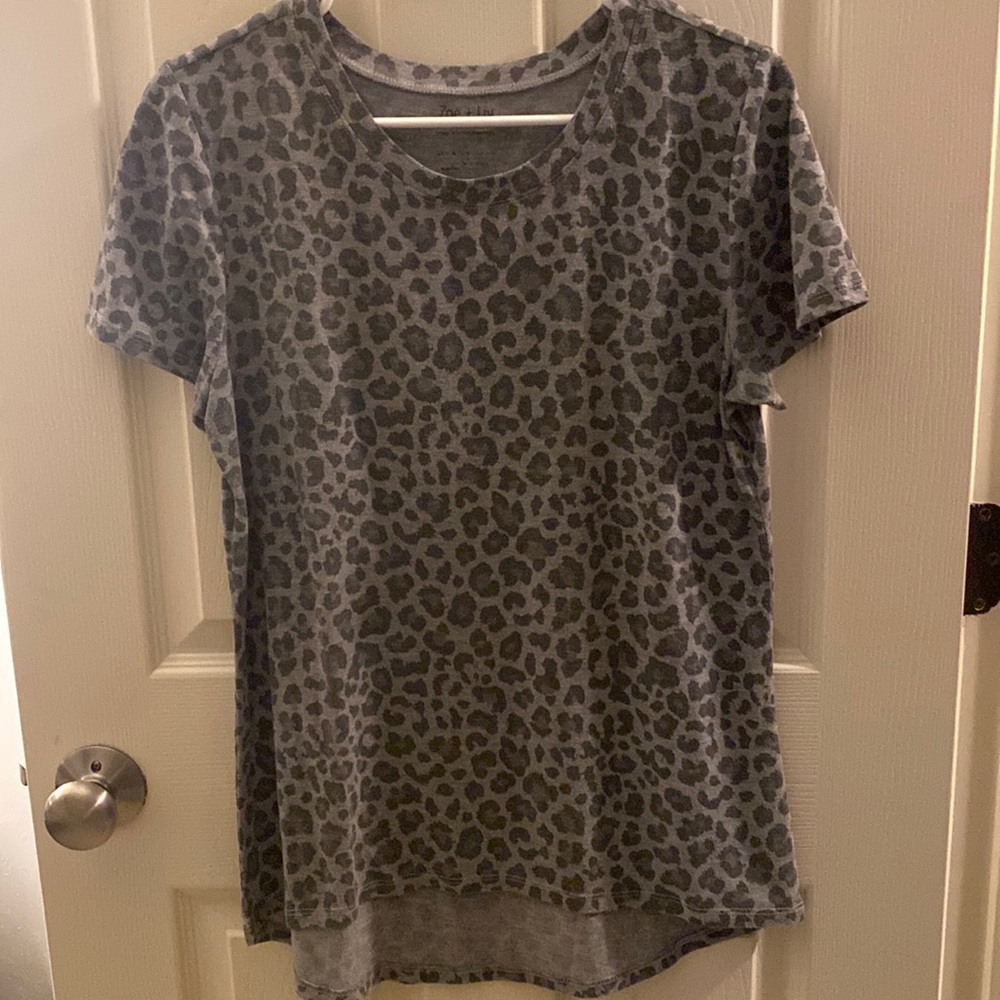 Zoe and Liv short sleeve tshirt size medium